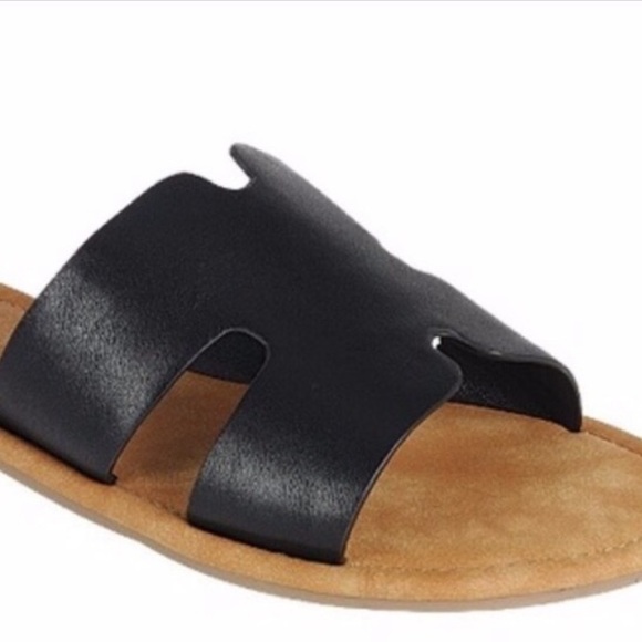 LAST TWO‼️ Black slide sandals!! 🖤🖤 - Picture 3 of 4